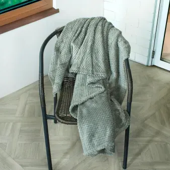 MANTA FLANNEL JACQUARD 130X170 CADENA VERDE SAGE_7702997049521